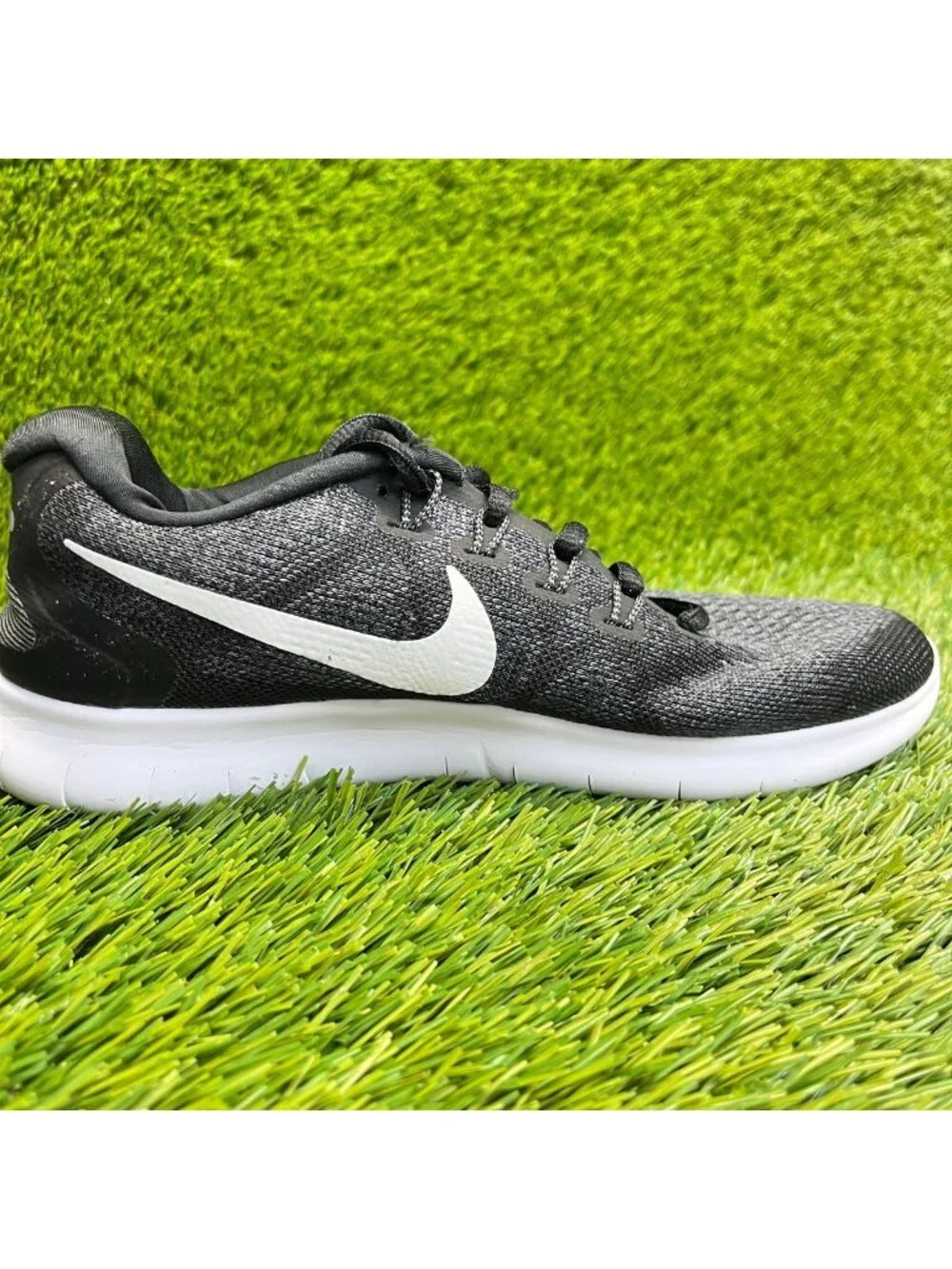 Nike Free RN 2017 Womens Size 6 Black White Athletic Running Shoes Sneakers